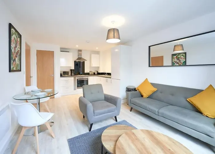 Fabulous 1 Bedroom Apartment In Central Preston