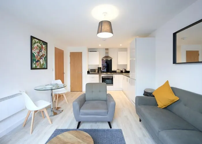 Fabulous 1 Bedroom Apartment In Central Preston